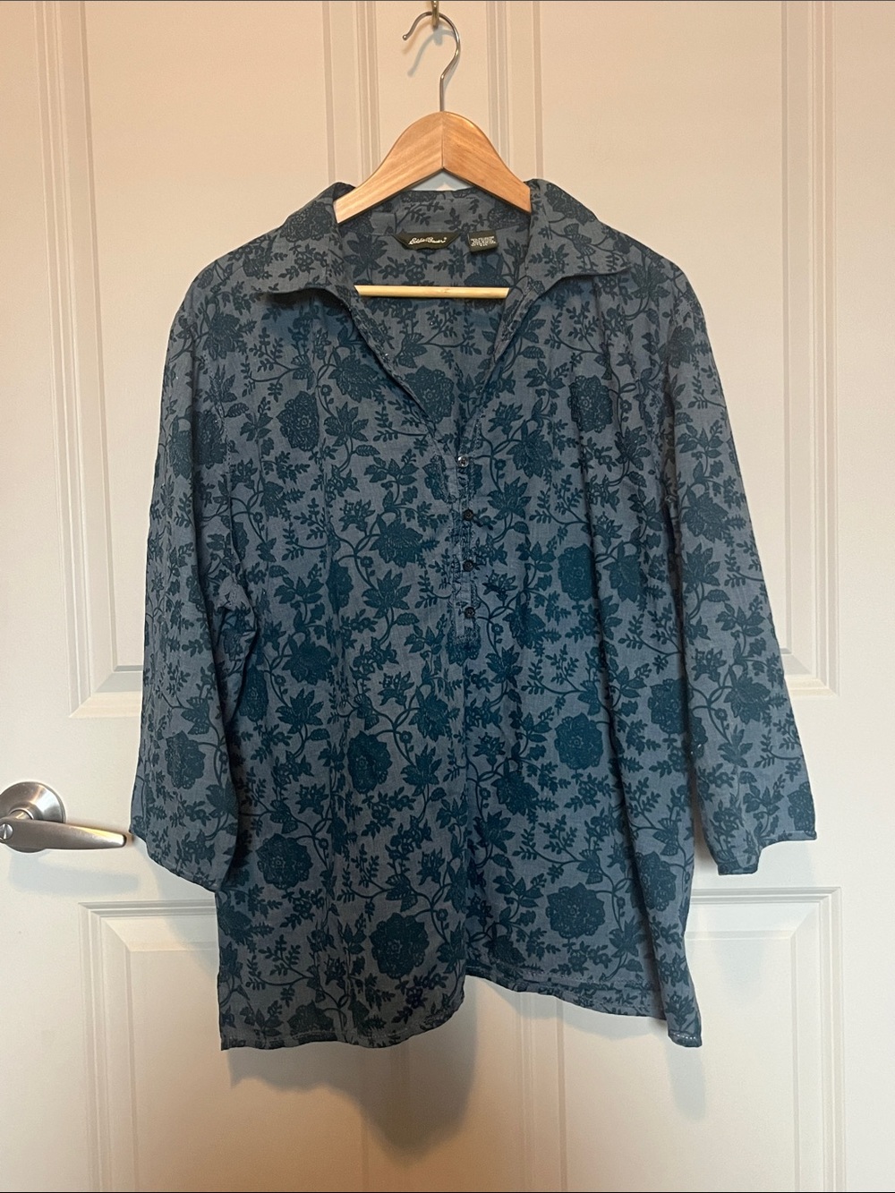 Eddie Bauer Floral Quarter Sleeve  Slate Blue Floral peasant style collard shirt
